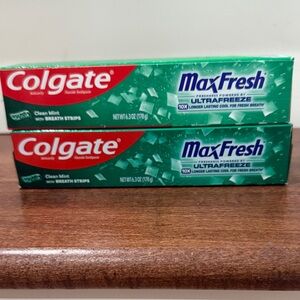 NWT 2 Colgate MaxFresh Clean Mint Ultra Freeze Toothpaste 6.3oz